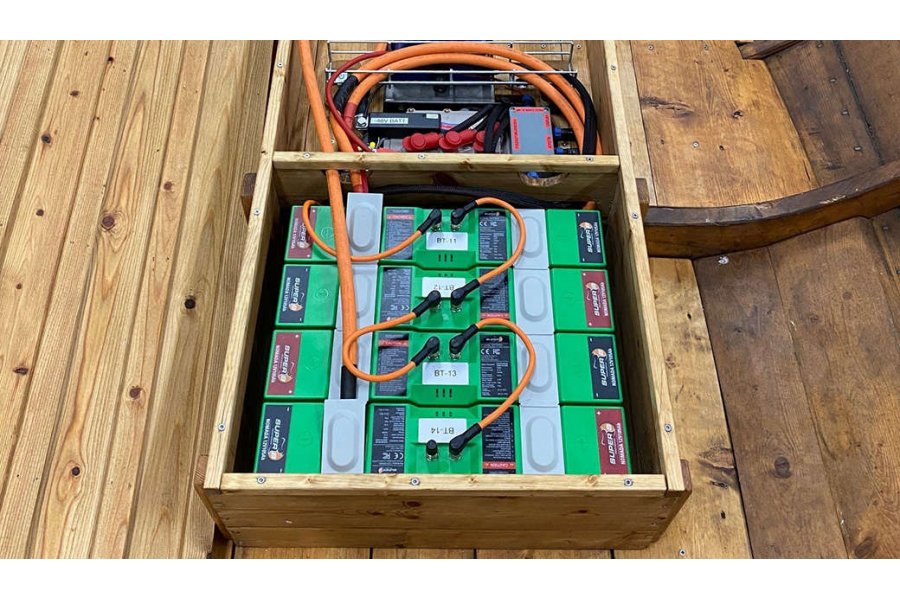 Super-B Nomada Accu 12V105Ah Lithium ijzerfosfaat LiFePO4